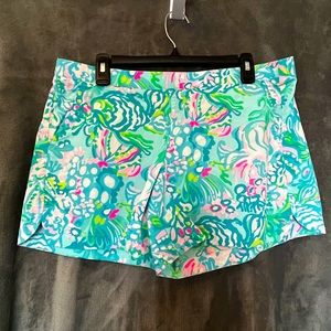 Lilly Pulitzer Ocean View Shorts size Large